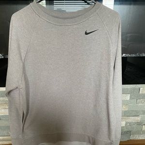 Women’s Nike crew neck